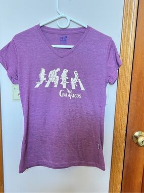 Galapagos Animals Abbey Road T-Shirt Womens Large Purple V Neck Tee